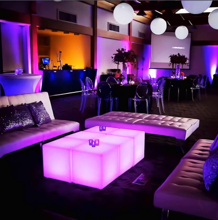 Светильник Куб 20 с питанием от АКБ, RGB